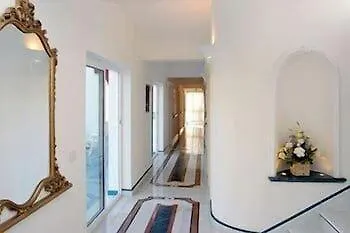 Bussola Szálloda 3*