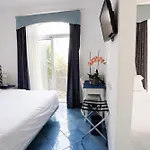 Bussola فندق
