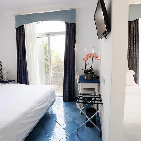 Bussola Hotel