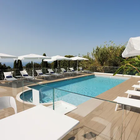 Bussola Hotel