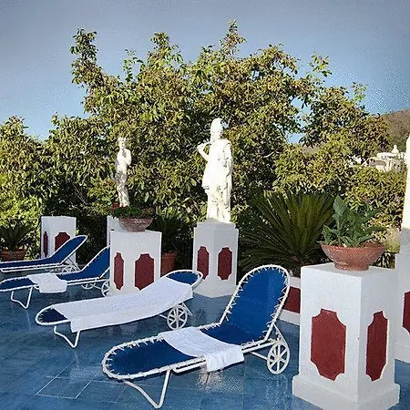 Szálloda Bussola 3*